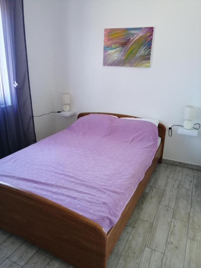 Apartmani Nevera Krk Town Bagian luar foto