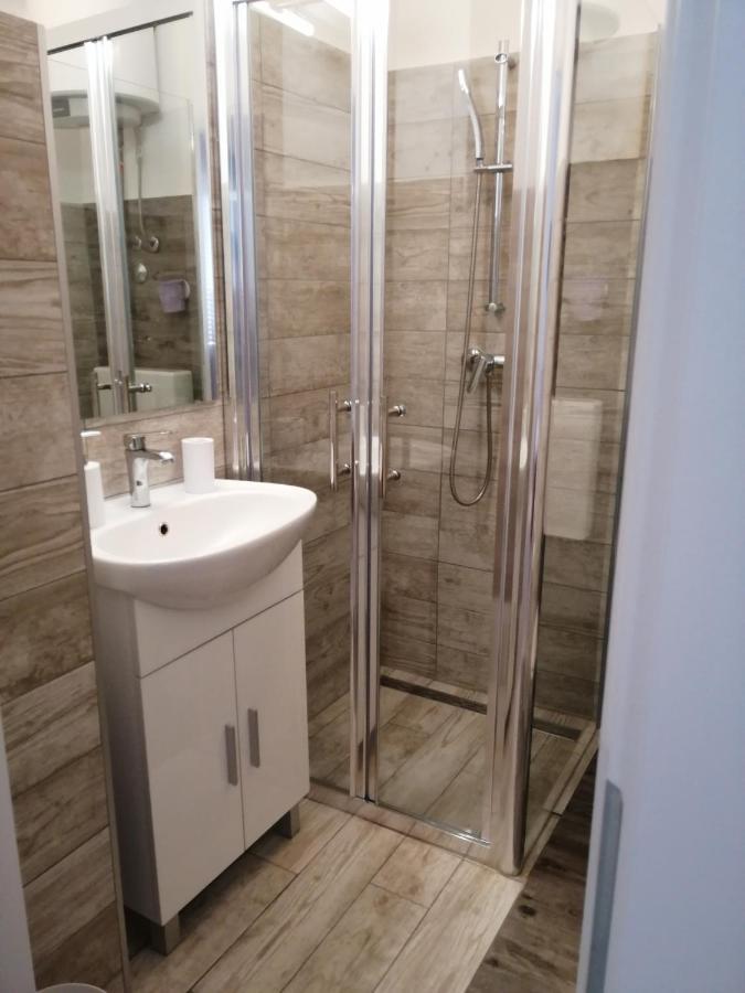 Apartmani Nevera Krk Town Bagian luar foto