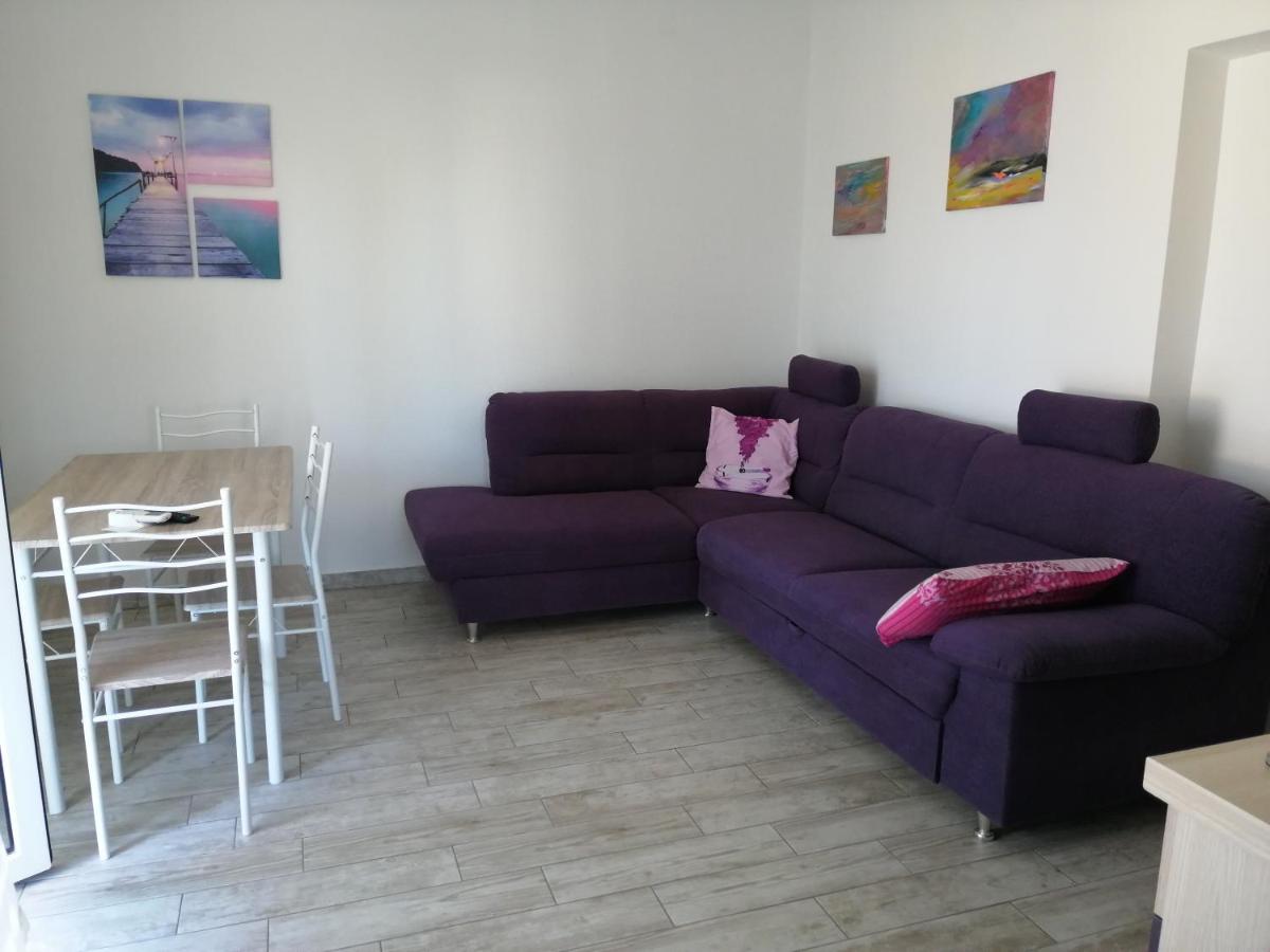 Apartmani Nevera Krk Town Bagian luar foto