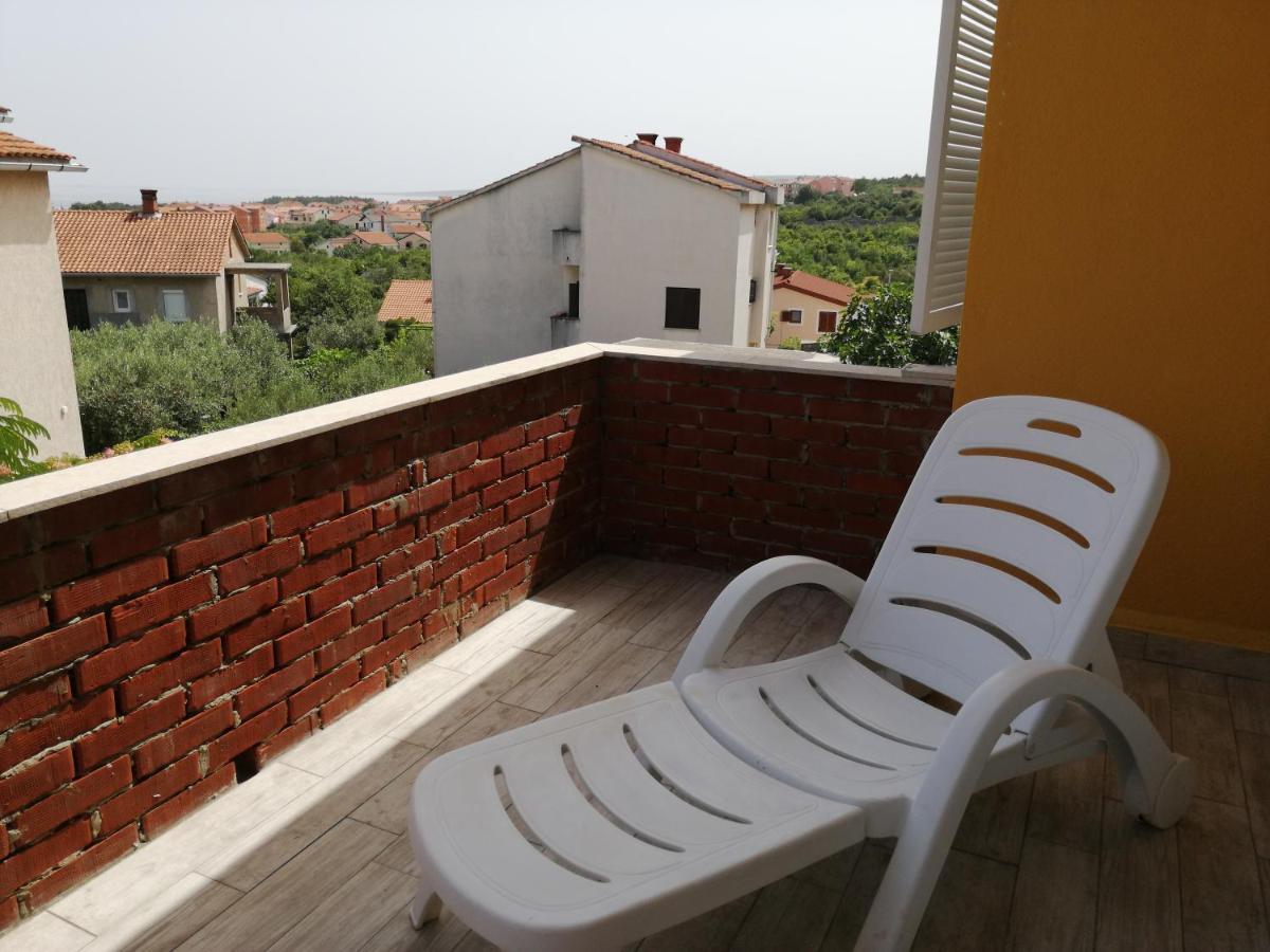 Apartmani Nevera Krk Town Bagian luar foto