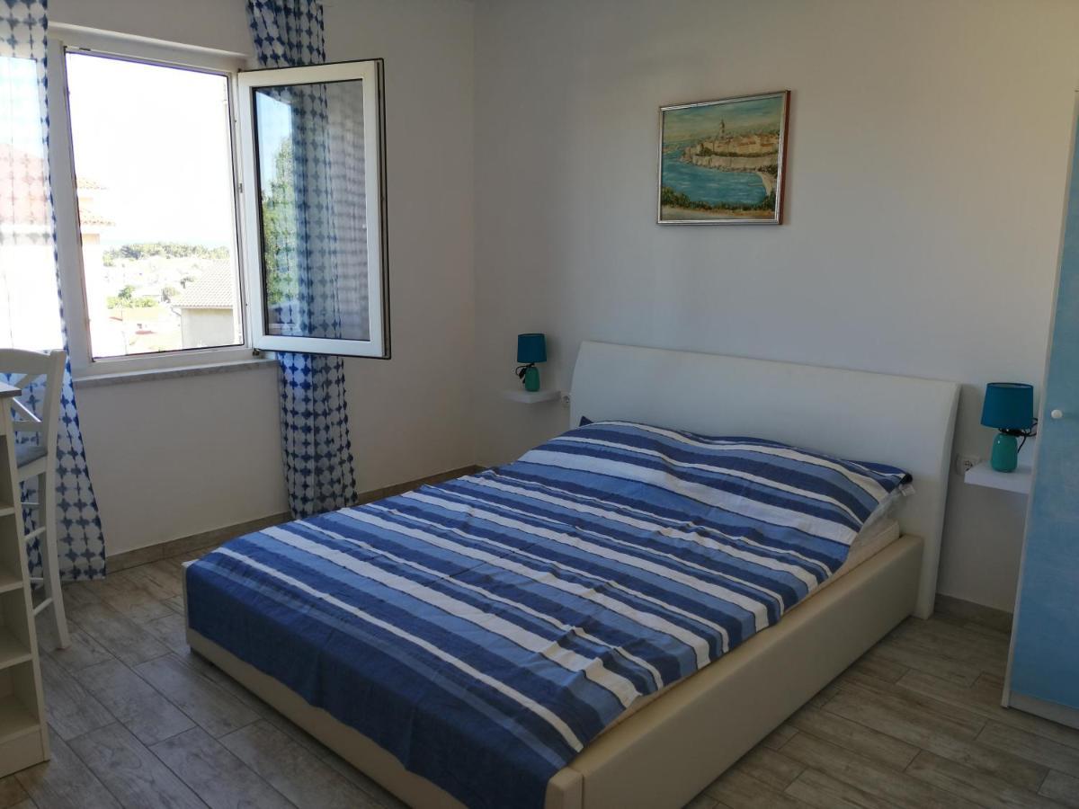 Apartmani Nevera Krk Town Bagian luar foto