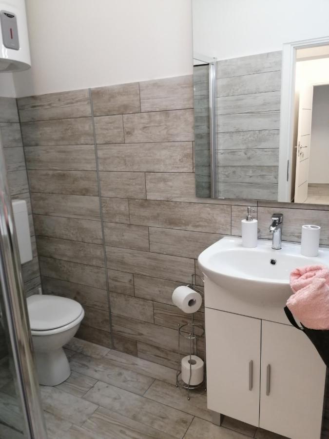 Apartmani Nevera Krk Town Bagian luar foto